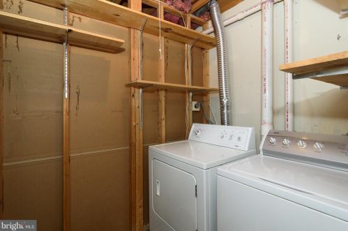 8016 Branch Wood Ct, Ellicott MD 21043-6937 exterior