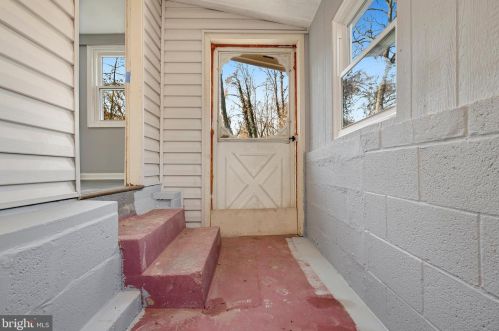 1805 Crawford Dr, Rockville MD 20851-1711 exterior