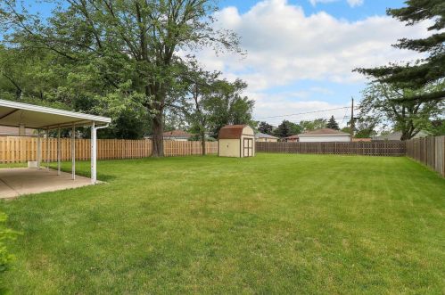 2708 Greenwood Ave, Waukegan IL 60087-4531 exterior