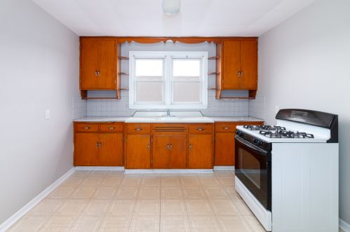 6024 Eddy St, Chicago IL 60641-3246 exterior