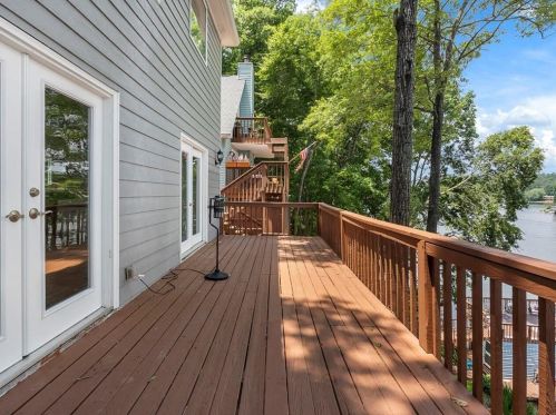 8474 Lake Dr, Lithonia GA  30039-6562 exterior