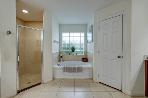 912 Paar Dr, Fort Pierce FL 34953-5623 exterior