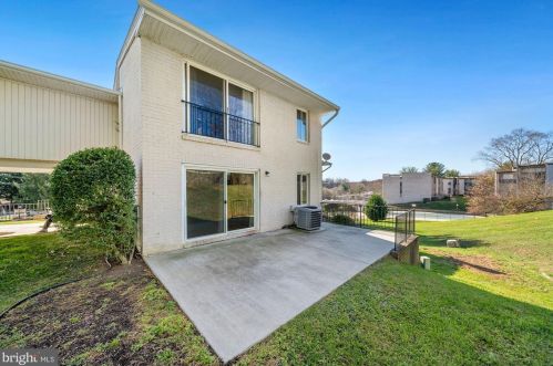 5537 Burnside Dr, Rockville MD 20853-2457 exterior