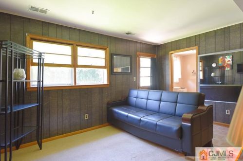 226 Prospect Ave, Green Brook NJ  08812-1418 exterior