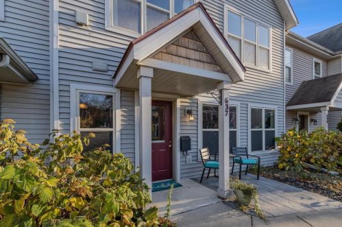 637 Dayton St, Madison, WI 53703-2335