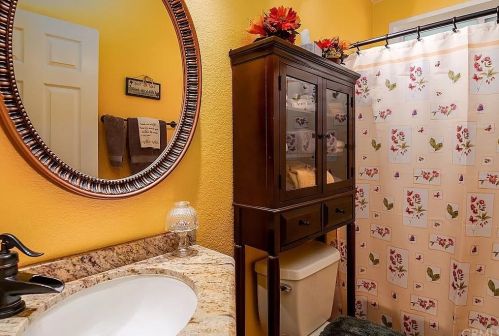 103 Ln Ronda, Tustin CA 92780-7479 exterior