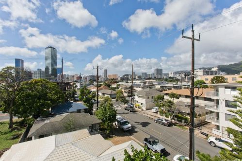 2015 Lime St, Honolulu HI  96826-3970 exterior