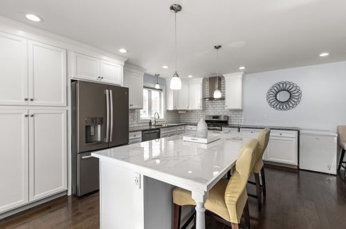 48 Collins St, Seabrook NH 03874-4603 exterior