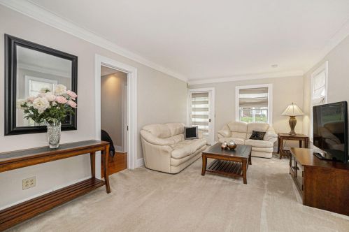 5047 Riverview Dr, Kalamazoo, MI 49004-1539