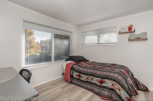 2475 Culbertson Ave, Rochester MI 48307-4610 exterior