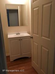 244 238th St, Cleveland OH  44123-1527 exterior