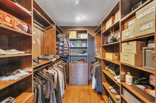 795 Kearny Dr, Valley Stream NY 11581-3624 exterior