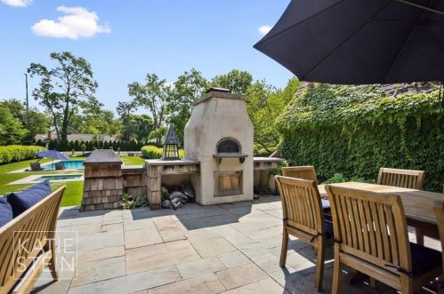 700 Plymouth Ave, Grand Rapids MI 49505-6069 exterior