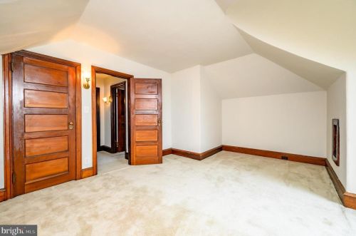 220 Maple Ave, Camden NJ 08106-2315 exterior