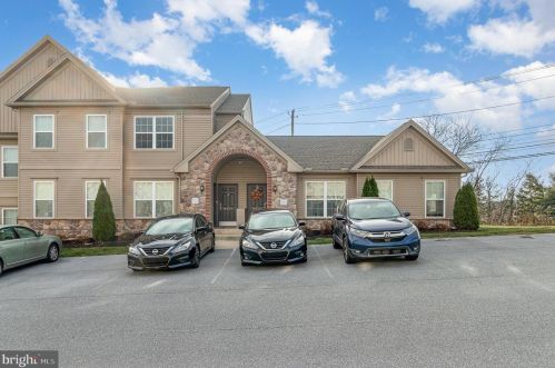 8431 Hilton St, Hummelstown PA  17036-8647 exterior