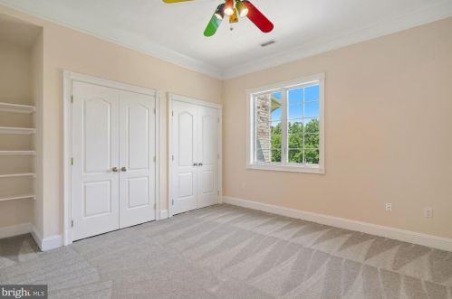 12705 Greenbriar Rd, Rockville MD 20854-6324 exterior