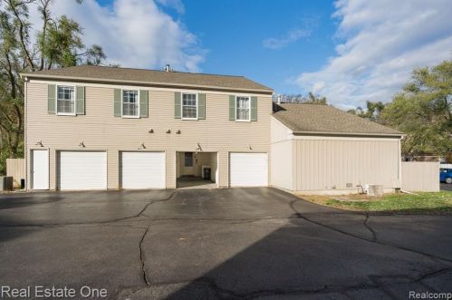 282 1st St, Rochester MI 48307-2600 exterior