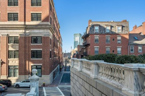 58 Temple St, Boston MA exterior