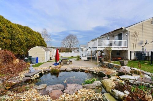 9 Ferncrest Dr, Providence RI 02919-3503 exterior