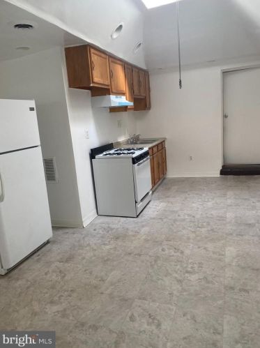 925 12th St, Philadelphia, PA 19147-3633