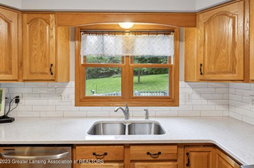 4406 Carmine Ct, Dewitt MI 48820-9183 exterior