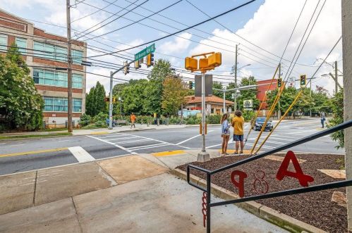 881 Memorial Dr, Atlanta GA 30316-1272 exterior