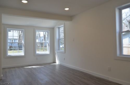 10 Fairfield Ave, Warren NJ  07059-5706 exterior