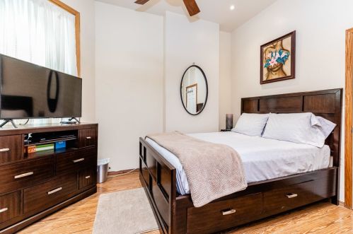 3161 Monroe St, Chicago IL 60624-2545 exterior