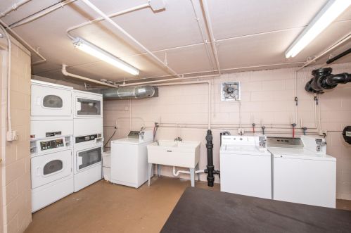 2222 Belleview Pl, Milwaukee WI  53211-4005 exterior