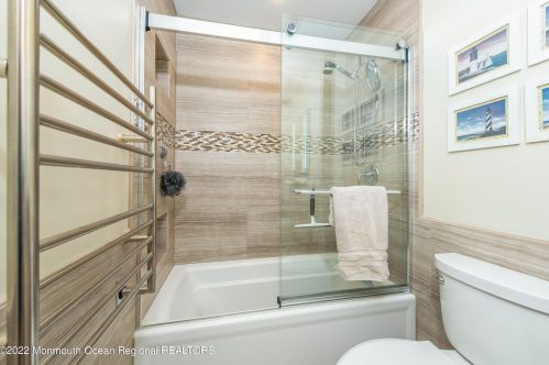 328 Barbara Dr, Point Pleasant Beach NJ 08742-2108 exterior