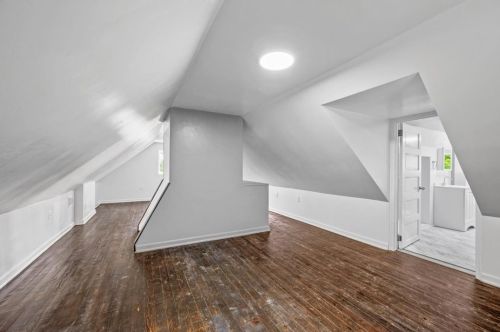 217 Logan St, Pittsburgh PA  15209-2811 exterior