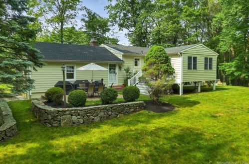 11 Topcrest Ln, Ridgefield, CT 06877-2016