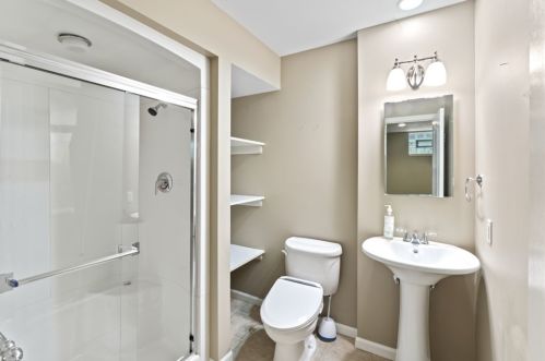 19 Rosemont Ave, Pittsburgh PA 15228-2434 exterior