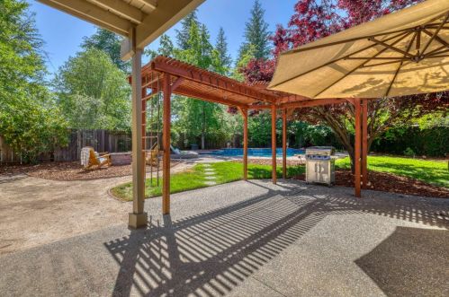 127 Conductor Way, Folsom CA 95630-8022 exterior