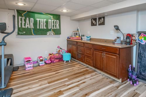 5411 Ohio Ave, Milwaukee WI 53219-4453 exterior