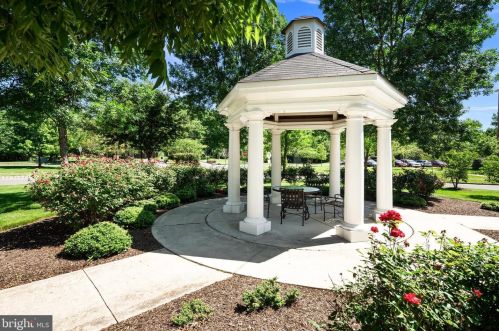 1112 Colts Cir, Trenton NJ 08648-3266 exterior