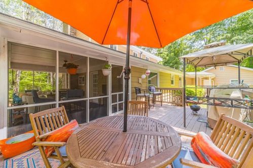 2201 Valley Creek Cir, Lithonia GA  30078-2532 exterior