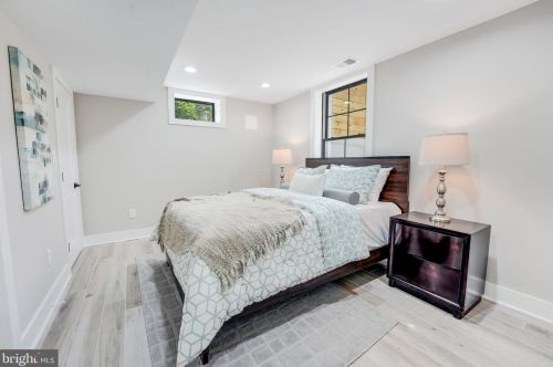 1505 Crestwood Dr, Alexandria VA  22302-2303 exterior