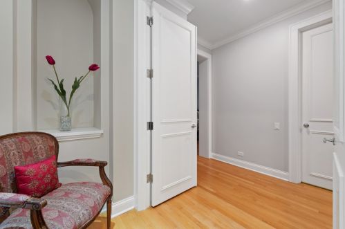 868 Lill Ave, Chicago IL 60614-2019 exterior