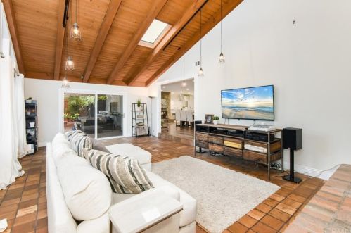 13561 Malena Dr, Tustin CA 92780-1914 exterior