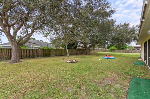 1808 Fears Ave, Fort Pierce FL  34953-4526 exterior