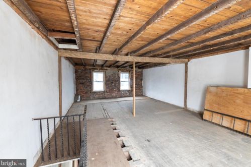 2320 2nd St, Philadelphia PA 19133-3303 exterior