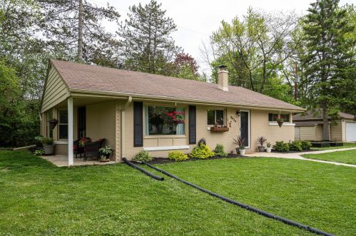 8934 Seneca Rd, Milwaukee WI 53217-2331 exterior