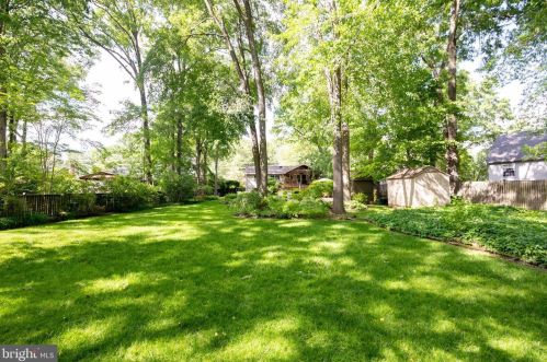 1803 Cool Spg Dr, Alexandria VA 22308-1630 exterior