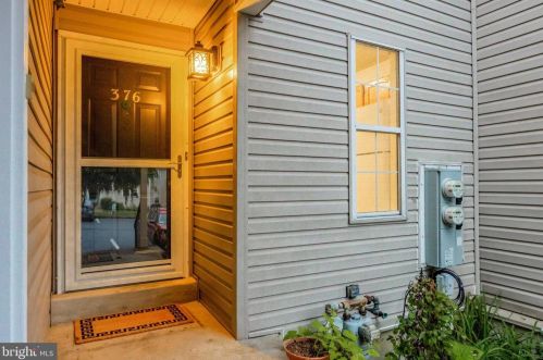 376 Derry Dr, Chester, PA 19014-1249