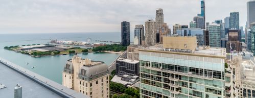 260 Chestnut St, Chicago IL 60610-3112 exterior