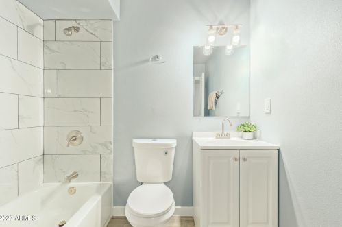 2925 42nd Ave, Phoenix AZ  85019-4323 exterior