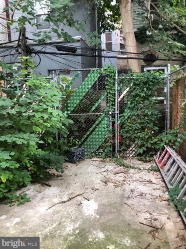 2331 Gerritt St, Philadelphia PA 19147-5821 exterior