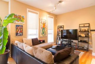 1105 Mayberry Plz, Omaha NE  68108-3868 exterior