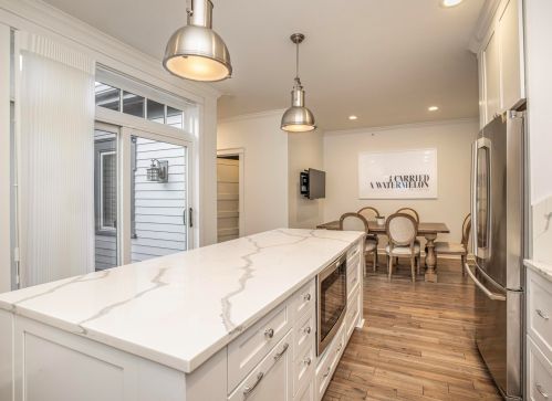 3525 Prospect Ave, Milwaukee WI 53211-2623 exterior